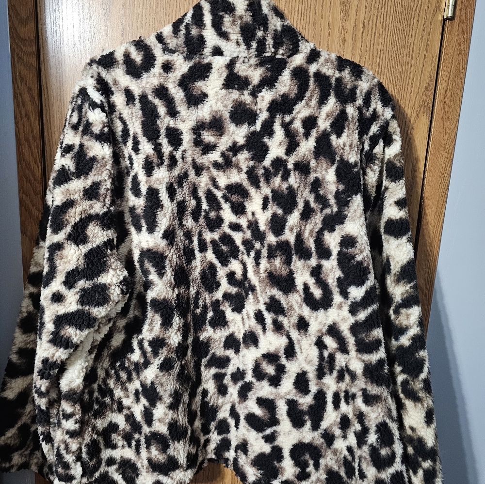 Chic Leopard Print Teddy Jacket - Picture 4 of 4